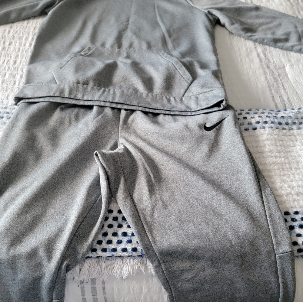 Nike dry fit set